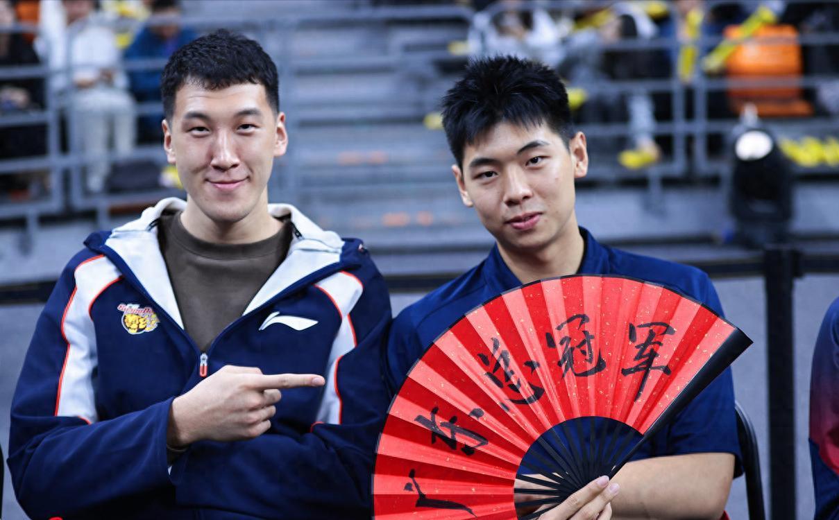 亚博体育-CBA六笔失败交易！赵睿坑了北京，杜锋选错核心，辽篮找错接班人